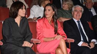 Βασίλισσα Letizia | Με αυτή την εμφάνιση "έσπασε" το τυπικό dress code της
