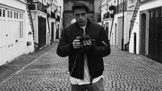 Brooklyn Beckham: Και επισήμως φωτογράφος: Δείτε τις πρώτες του λήψεις για τη νέα καμπάνια του οίκου Burberry