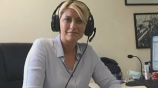 Σία Κοσιώνη: Η ιδιαίτερη καραντίνα, η επαφή με τον γιο της &amp; η συγκινητική πρωτοβουλία του ΣΚΑΪ