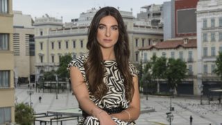 Από την πόλη έως το νησί | Πώς θα δημιουργήσεις τα πιο αέρινα summer looks σύμφωνα με τη Βασιλική Ρούσσου