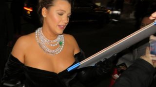 Blake Lively : Η επιστροφη στο κόκκινο χαλί που απογοήτευσε