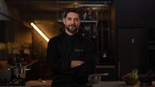 Πάνος Ιωαννίδης: Όταν συνόδευσε την σχεδιάστρια αδερφή του νύφη στην εκκλησία - Το σπάνιο στιγμιότυπο