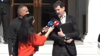 Έσπασε τη σιωπή του ο Παύλος: Οι πρώτες δηλώσεις on camera και η στιγμή που αποχαιρετά τρυφερά την Μαρία Ολυμπία και τον Τίνο