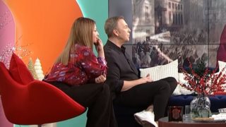 Σεισμός στον αέρα του &quot;Στούντιο 4&quot; : &quot;Ψυχραιμία παρακαλώ&quot;