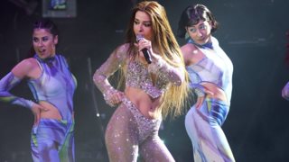 Η Ελένη Φουρέιρα με Celia Kritharioti στη συναυλία του Maluma