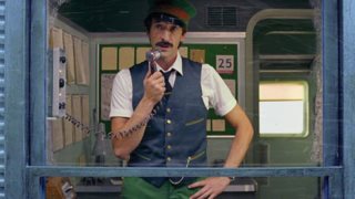 Η&amp;Μ : Αυτό είναι το Χριστουγεννιάτικο φιλμάκι με πρωταγωνιστή τον Adrien Brody που έγινε viral!