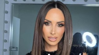 Η ανακοίνωση του δικηγόρου της Λένας Ζευγαρά για τα όσα συνέβησαν μετά το πανό στο ΣΕΦ: &quot;Η τραγουδίστρια δέχεται μπούλινγκ&quot;