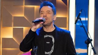 Θάνος Καλλίρης: "Εγώ τη γαλούχησα τη Ναταλία Γερμανού, στα πόδια μου μεγάλωσε"