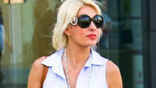 Ελένη Μενεγάκη: Πού την εντόπισε ο φωτογραφικός φακός;