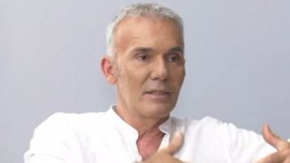 Η απάντηση του Στέλιου Ρόκκου στις αντιδράσεις που προκάλεσε το φιλί με τον Αντρέα Γεωργίου: "Με κάνει να ντρέπομαι, στεναχωριέμαι γι' αυτούς"