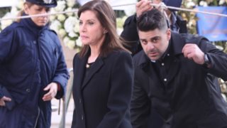 Κηδεία τέως βασιλιά Κωνσταντίνου: Συντετριμμένη η Άννα Μισέλ Ασημακοπούλου, είπε το τελευταίο αντίο στον νονό της