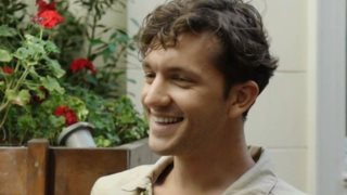 Μαύρο Ρόδο | Ο Μιχαήλ Ταμπακάκης αποκαλύπτει το παρασκήνιο του πρώτου φιλιού της Ελισάβετ και του Πέτρου