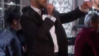 Justin Timberlake: Η εντυπωσιακή on stage εμφάνιση κατά την έναρξη των Oscars &amp; το φιλί με την Jessica Biel μπροστά στην κάμερα