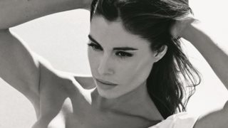 Θωμαή Απέργη: «Τα παιδιά στο σχολείο με έλεγαν φάλαινα κι έκλαιγα»