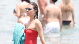 Η Βίκυ Καγιά σε νέα καλοκαιρινά στιγμιότυπα με τα παιδιά της