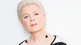 Η Έλενα Ακρίτα τσακώθηκε με δημοσιογράφο για τον Κασσελάκη: &quot;Είστε εμμονική - Δεν συνυπάρχω με Πολάκη, είναι ομοφοβικός&quot;