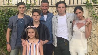 David &amp; Victoria Beckham : Διακοπές στην Ελλάδα με τα παιδιά τους; Οι φωτογραφίες που κάνουν τον γύρο του διαδικτύου