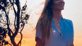 Αθηνά Οικονομάκου: Οι λεπτομέρειες της εντυπωσιακής εμφάνισης στο pre-wedding party της