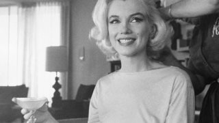 Marilyn Monroe : Εσύ ήξερες ότι έκανε μπάνιο σε σαμπάνια;