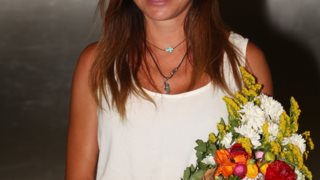 Όλγα Φαρμάκη: Επέστρεψε στην Ελλάδα! Οι πρώτες φωτογραφίες από την άφιξη της