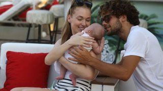 Μικαέλα Φωτιάδη &amp; Γιάννης Μπορμπόκης : Οι πρώτες διακοπές με το μωρό τους: Φωτογραφίες