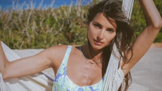 Η Ηλιάνα Παπαγεωργίου μόνο με τα εσώρουχά της