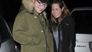 Ed Sheeran: Αρραβωνιάστηκε την παιδική του φίλη!