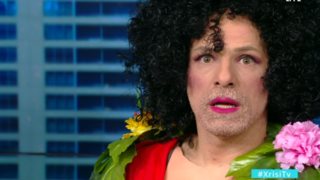 Νίκος Μουτσινάς
: Ο Σάκης Ρουβάς «εισέβαλε» στην εκπομπή του &amp; εκείνος έχασε τα λόγια του!