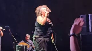 Ματούλα, με ποιο δικαίωμα;