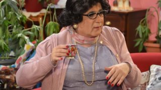 Δέκα Μικροί Μήτσοι: Ποιοι γνωστοί ηθοποιοί έρχονται στο πλευρό του Λαζόπουλου; Φωτογραφίες από τα γυρίσματα