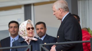 H συμβουλή που είχε δώσει η βασίλισσα Ελισάβετ στον Andrew για να σώσει τη φήμη του