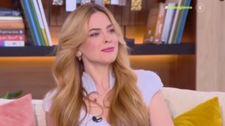 Ρένα Μόρφη: &quot;Η τετράχρονη κόρη μου με τρέχει από τώρα σε συναυλίες. Εμένα δεν με αφήνει να τραγουδάω&quot;