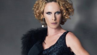 Εβελίνα Παπούλια: Αποκαλύπτει αν υπάρχει ενδεχόμενο ενός ακόμη γάμου