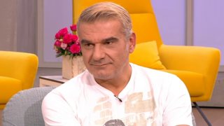 Κώστας Αποστολάκης: «Ο πατέρας μου μέχρι τα τελευταία του δεν δέχθηκε ότι είμαι ηθοποιός»