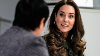 Hollywood Report | Η total white look εμφάνιση της Naomi Watts &amp; η Rihanna στη Νέα Υόρκη