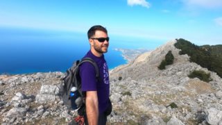 Happy Traveller | Σε ποιο νησί του Ιονιου ταξιδεύει  ο Ευτυχής Μπλέτσας;