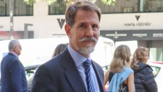 Ο Παύλος Ντε Γκρες όπως δεν τον έχουμε ξαναδεί | Χορεύει ζεϊμπέκικο με τον Αντώνη Ρέμο