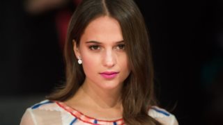 Alicia Vikander: Έτσι θα έμοιαζε το νυφικό της στο (φημολογούμενο) γάμο της;