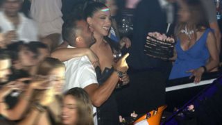 Άρης Σοϊλέδης : Στην αγκαλιά της Βαλέριας Χοψονίδου λίγες μέρες μετά τον χωρισμό με τη Χατζίδου: Φωτογραφίες