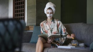 Πώς να περάσεις την καραντίνα;: Η skincare routine που θα σου χαρίσει αψεγάδιαστη επιδερμίδα