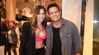 Ο Σάββας Πούμπουρας σε βραδινή έξοδο με τη σύζυγό του, Αρετή Θεοχαρίδη