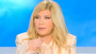 Ζήνα Κουτσελίνη:&quot;Είναι συκοφαντικό - Δεν έχω καμιά κουμπαριά&quot;