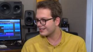 Ιάσονας Παπαδάκης: &quot;Είδα τον Φοίβο στην τηλεόραση. Φαίνεται λίγο να σαν να έχουν έρθει οι Kardashians να μαζέψουν την ελληνική τηλεόραση&quot;