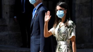 Bασίλισσα Letizia : Πάντα με στιλ! Επέλεξε το κυρίαρχο print του καλοκαιριού