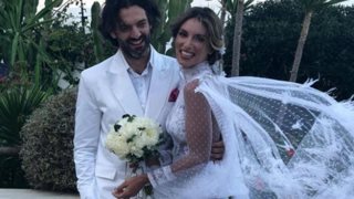 Αθηνά Οικονομάκου &amp; Φίλιππος Μιχόπουλος: Δείτε την εντυπωσιακή μπομπονιέρα του γάμου τους!