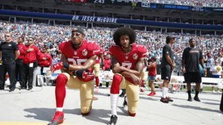 Γιατί οι παίκτες του NFL γονατίζουν στον εθνικό ύμνο των ΗΠΑ
: Κορυφαίοι αθλητές εναντίον της φυλετικής βαρβαρότητας και του Donald Trump.
