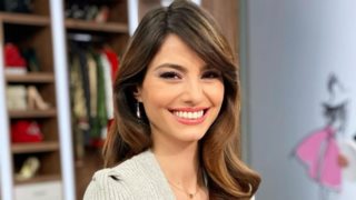 Η Ηλιάνα Παπαγεωργίου ποζάρει με μαγιό και η super fit σιλουέτα της