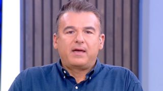 Αυλαία για το &quot;Πρωινό&quot; | Το &quot;αντίο&quot; του Γιώργου Λιάγκα &amp; το &quot;ευχαριστώ&quot; σε Νομικού – Κορινθίου