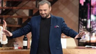 Σάββατο με φίλους | Με αυτούς τους... φίλους θα περάσει το Σαββατόβραδο ο Χρήστος Φερεντίνος