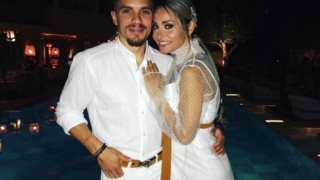 Βασιλική Μιλλούση &amp; Λευτέρης Πετρούνιας: Τα πρώτα πλάνα από τον πολιτικό γάμο &amp; το τρυφερό «πρώτο» φιλί